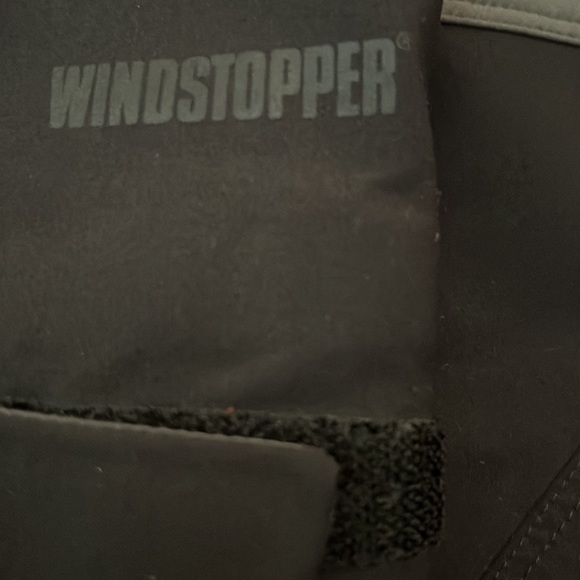 Mens Patagonia windstopper jacket with attached hood - Picture 7 of 7